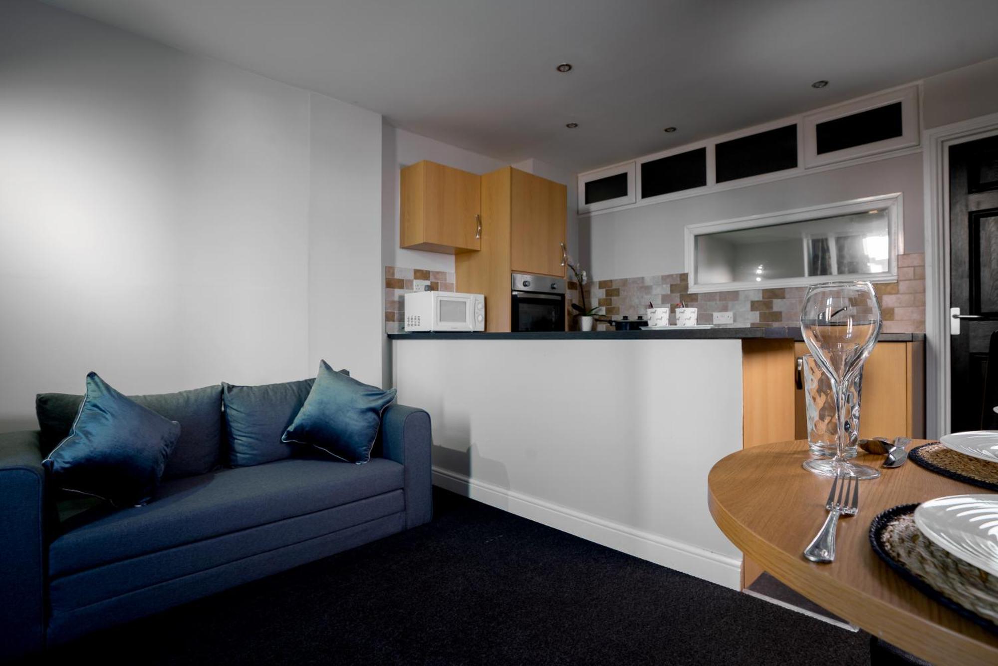 Coasters Apartment